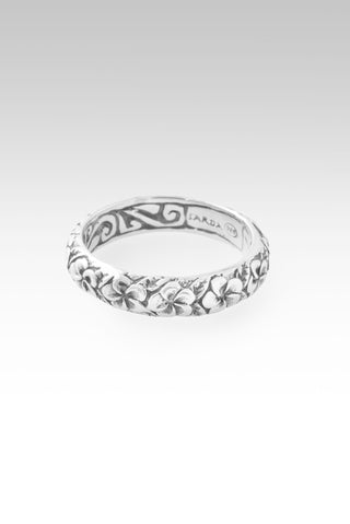 Petals Ring™ in Frangipani 10