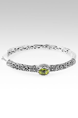 Perfect Harmony Bangle Bracelet™ in Peridot 6.25