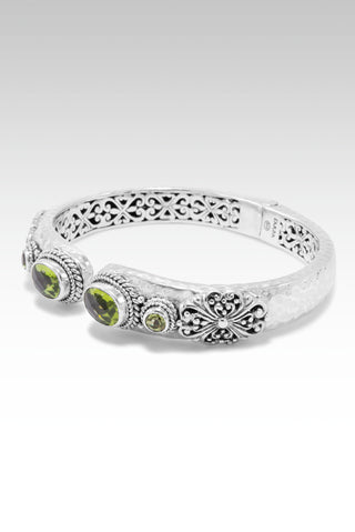 Wondrous Grace Tip-to-Tip Bracelet™ in Peridot