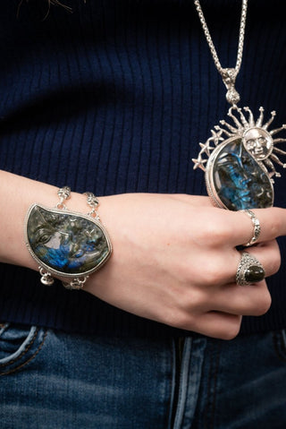 Celeste Bracelet II™ in Labradorite - Single Stone - only found at SARDA™