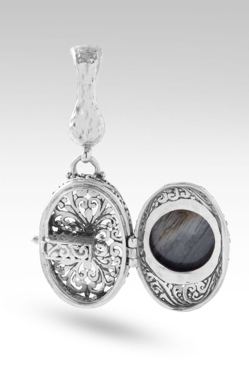 Eagle eye pendant hotsell