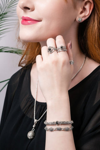 Stronger in U Bracelet™ in Black Diamond - Single Stone - only found at SARDA™